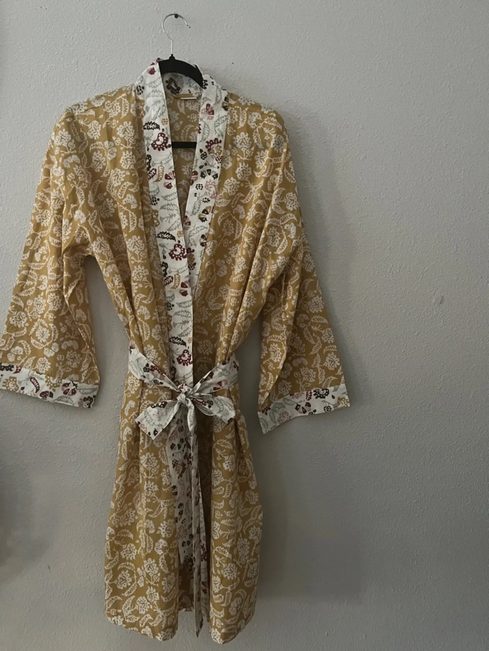 Pottery Barn Mustard Yellow & White Floral Cotton Robe, belt tie Sz M
